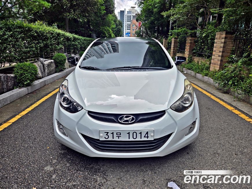 Hyundai AVANTE 2011
