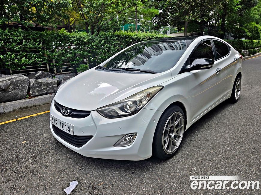 Hyundai AVANTE 2011
