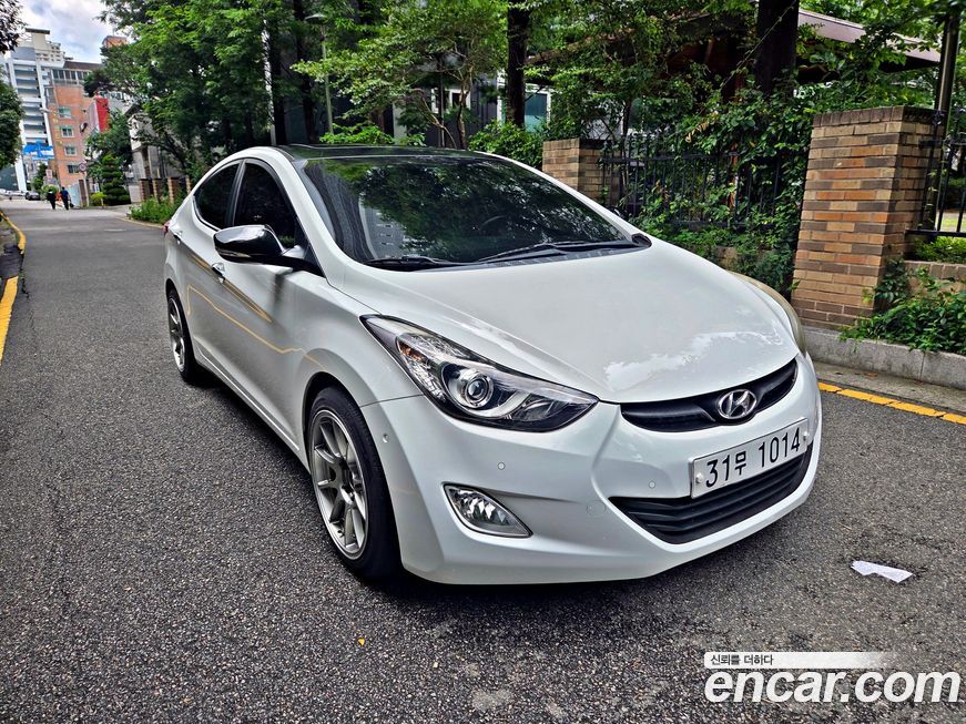 Hyundai AVANTE 2011