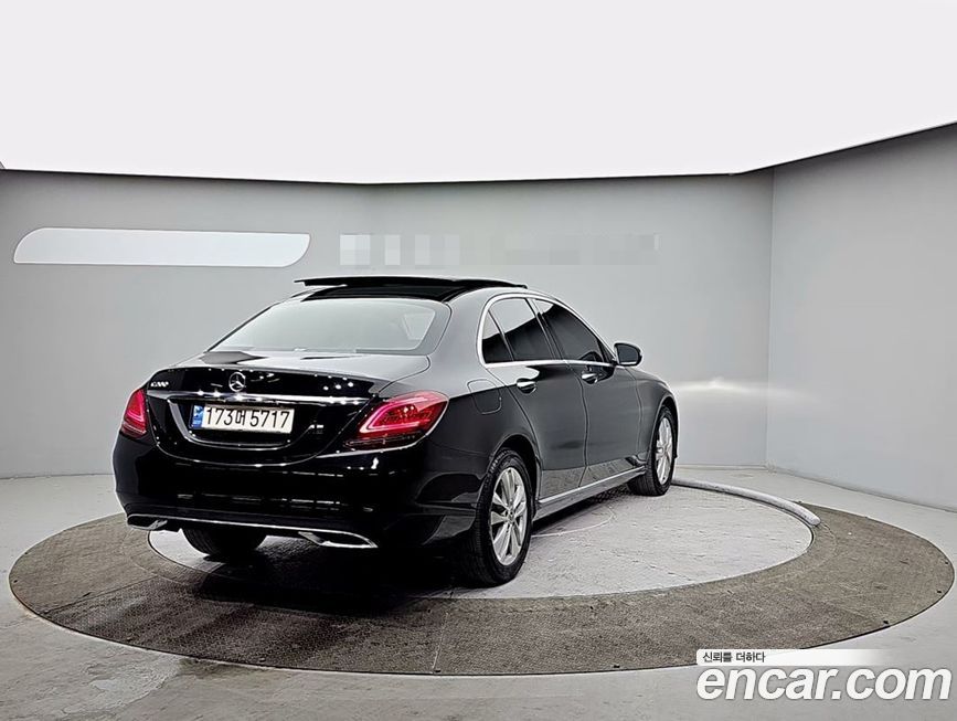Mercedes-Benz C-Class 2020
