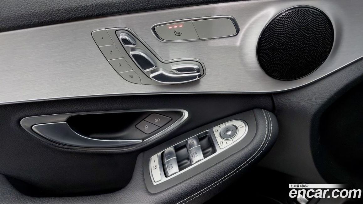 Mercedes-Benz C-Class 2020