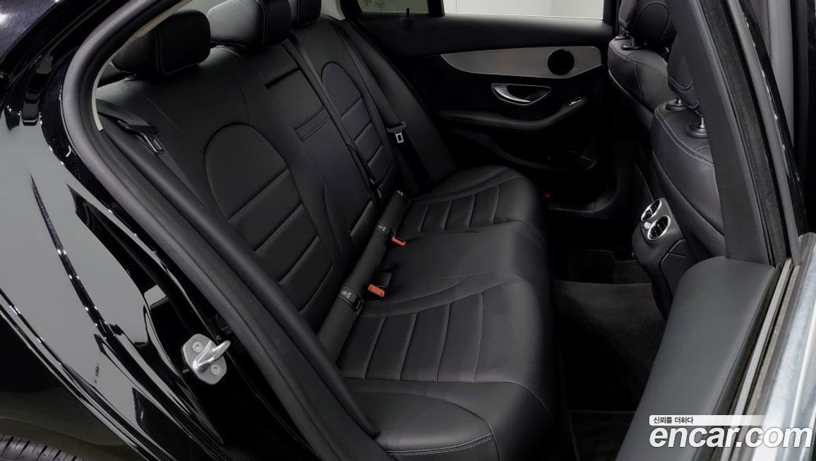 Mercedes-Benz C-Class 2020