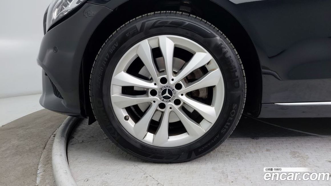 Mercedes-Benz C-Class 2020