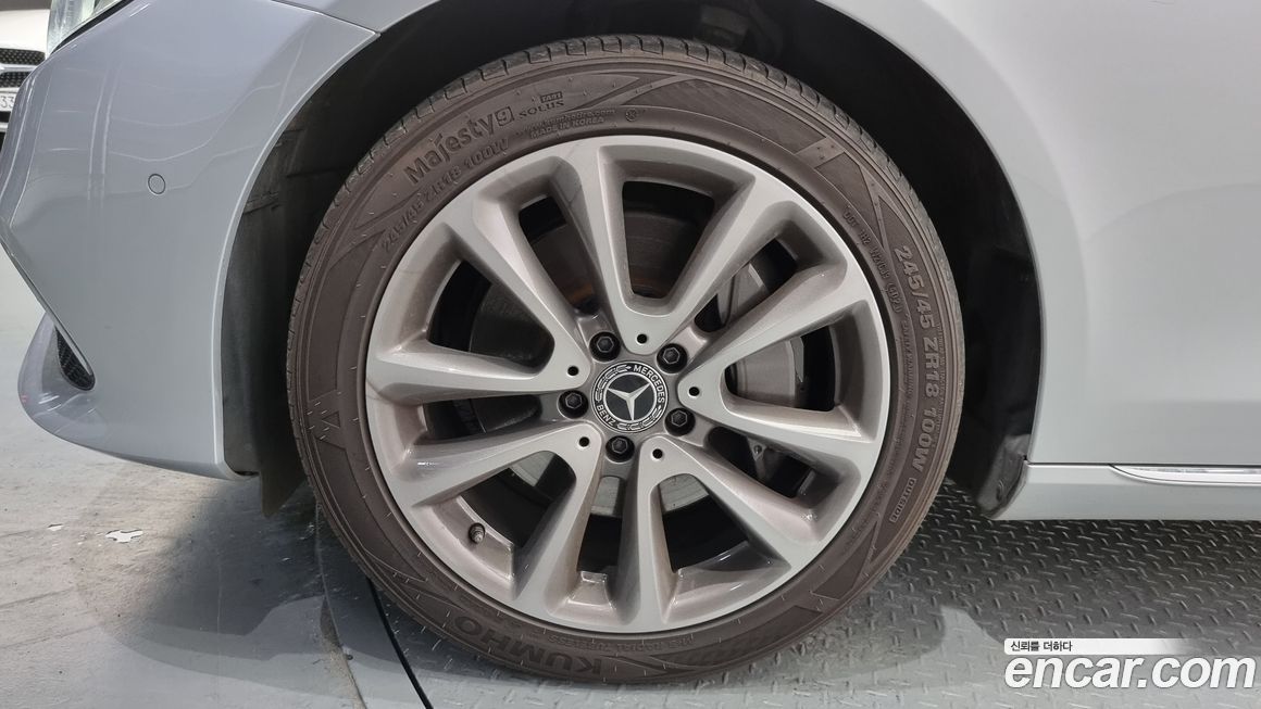 Mercedes-Benz E-Class 2018