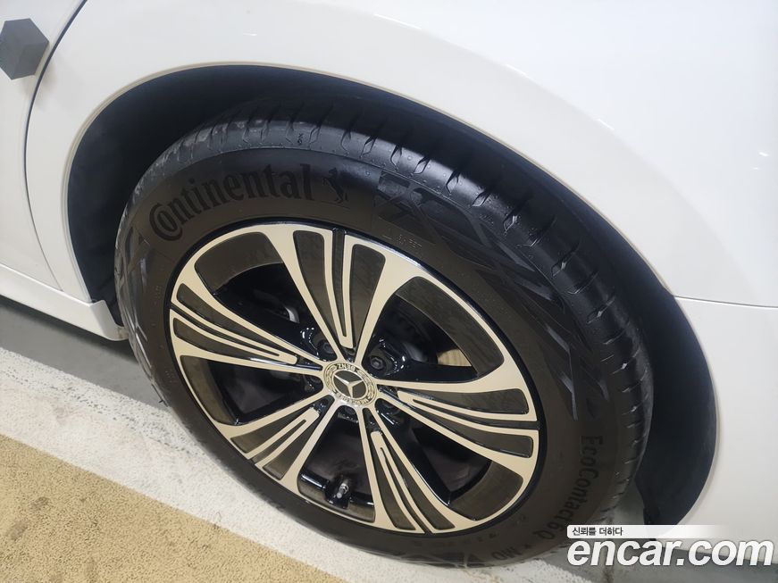 Mercedes-Benz E-Class 2025