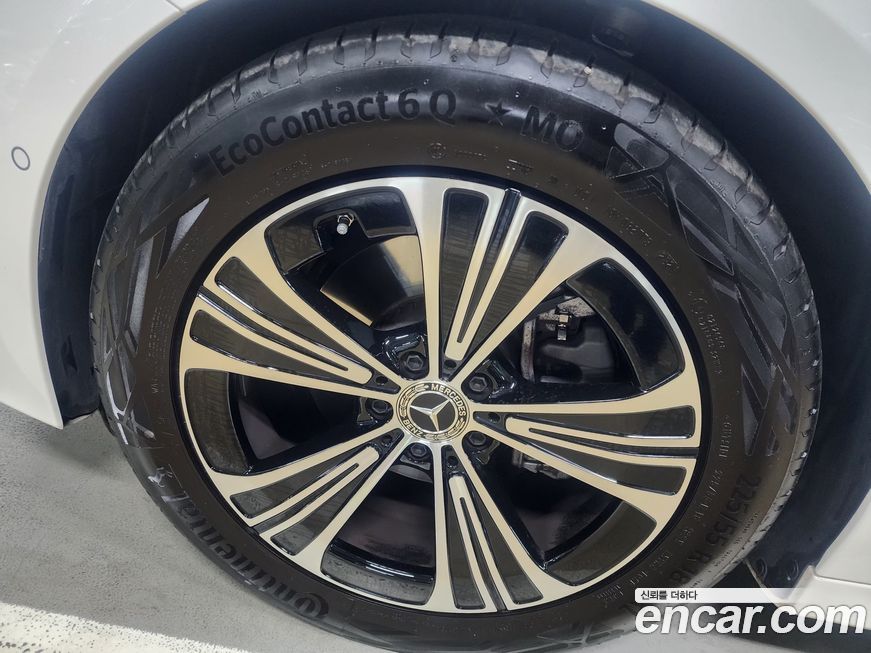 Mercedes-Benz E-Class 2025
