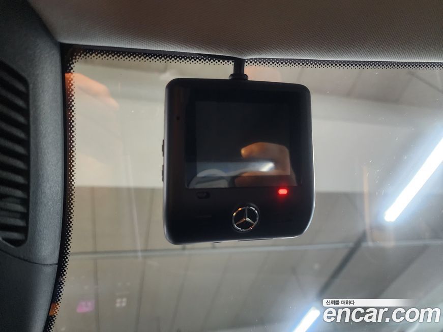 Mercedes-Benz E-Class 2025