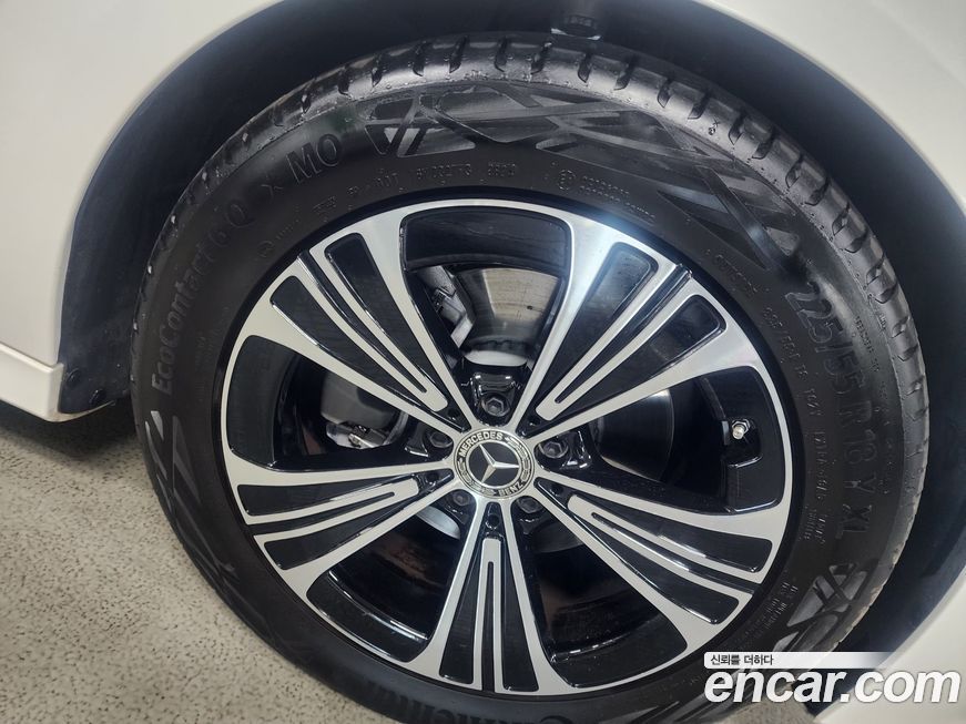 Mercedes-Benz E-Class 2025
