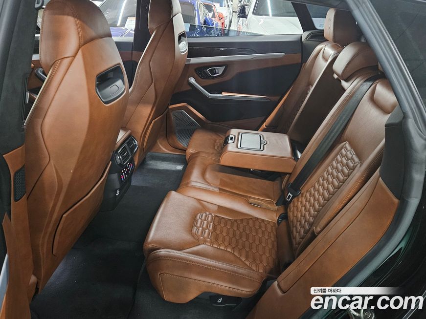 Lamborghini Urus 2021