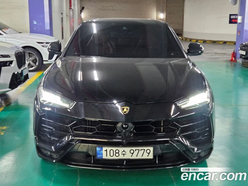 Lamborghini Urus 2021