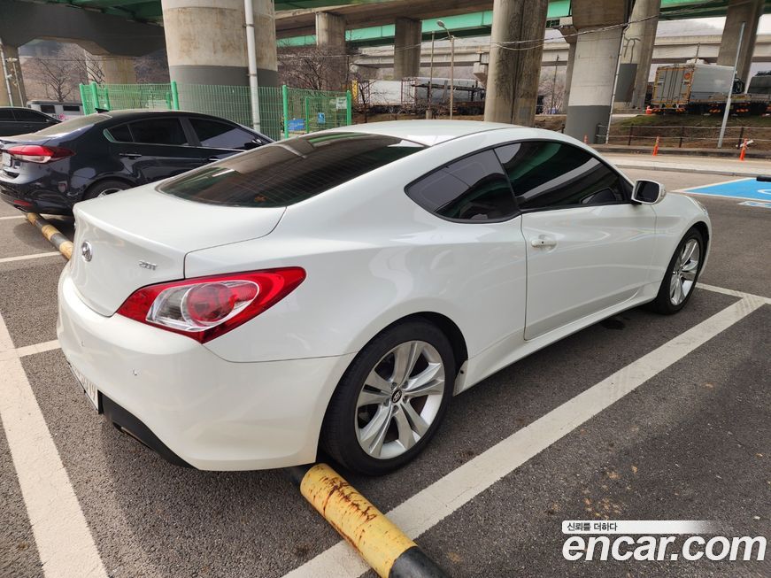 Hyundai Genesis 2010