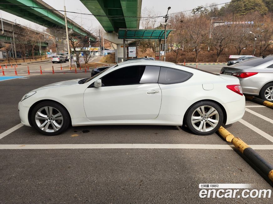 Hyundai Genesis 2010