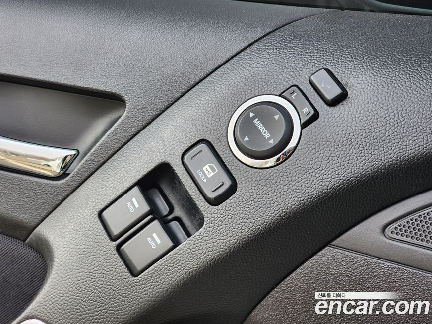 Hyundai Genesis 2010