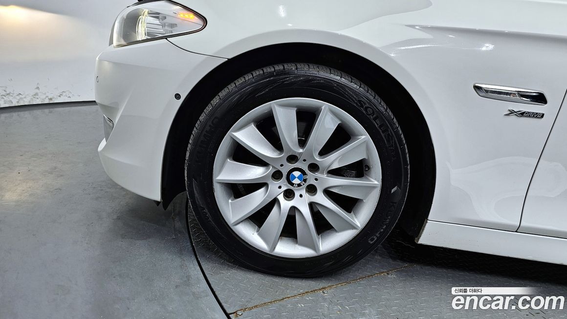 BMW 5-Series 2012