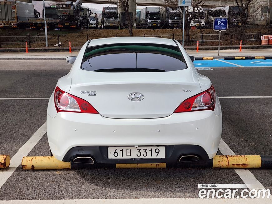 Hyundai Genesis 2010