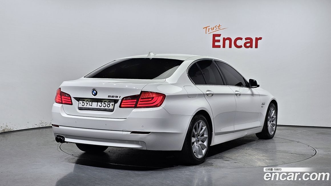 BMW 5-Series 2012