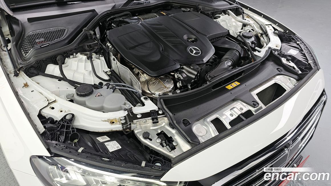 Mercedes-Benz E-Class 2024