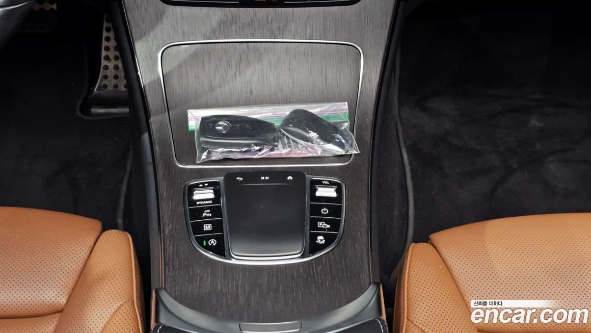 Mercedes-Benz GLC-Class 2023