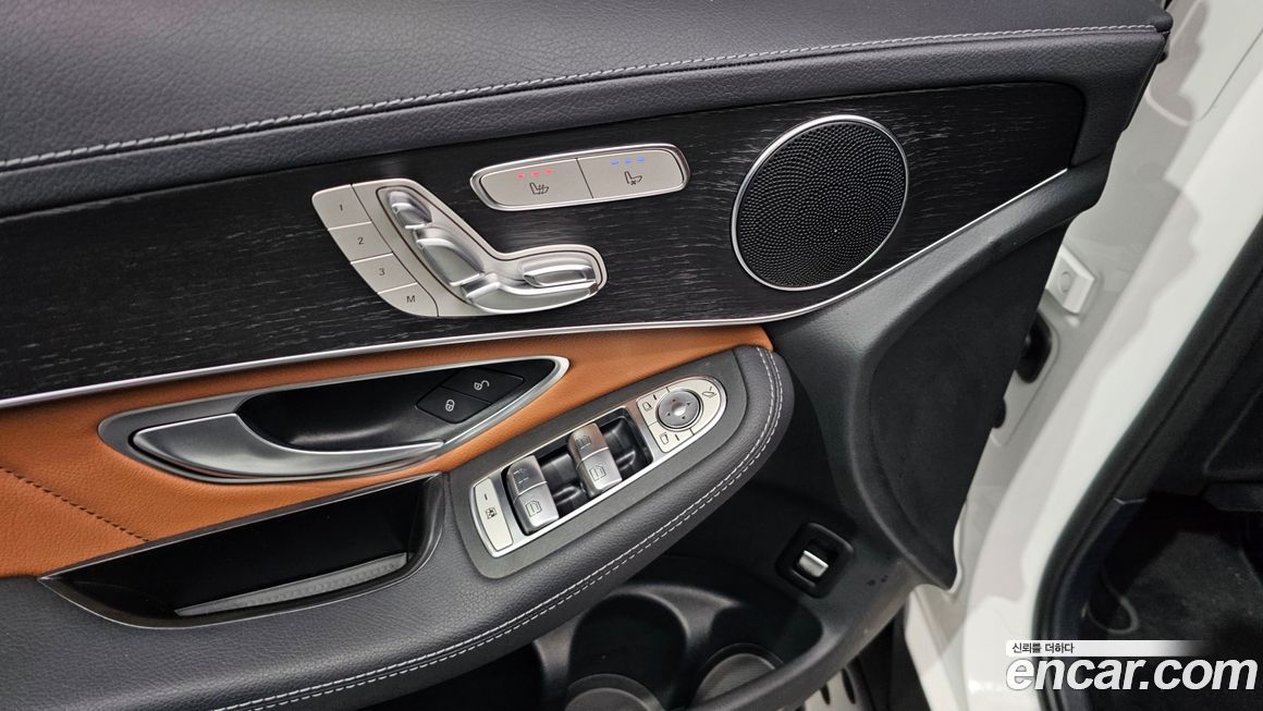 Mercedes-Benz GLC-Class 2023