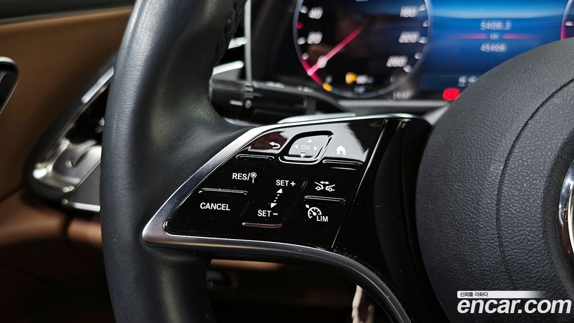 Mercedes-Benz E-Class 2024