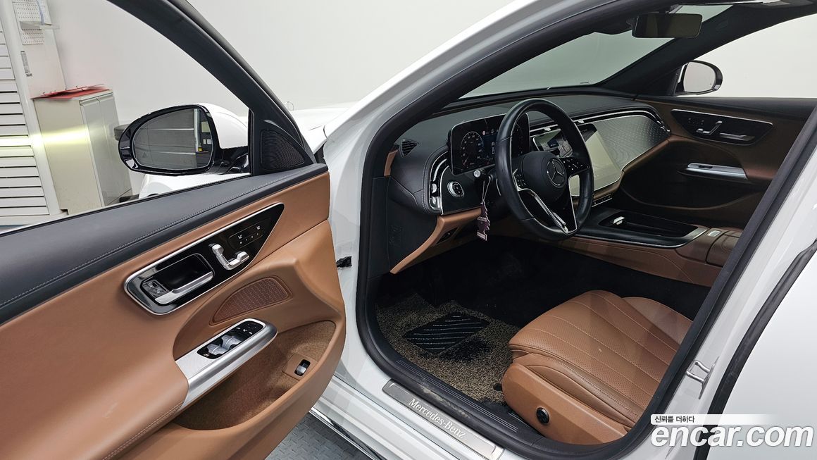 Mercedes-Benz E-Class 2024
