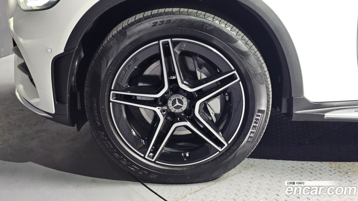 Mercedes-Benz GLC-Class 2023