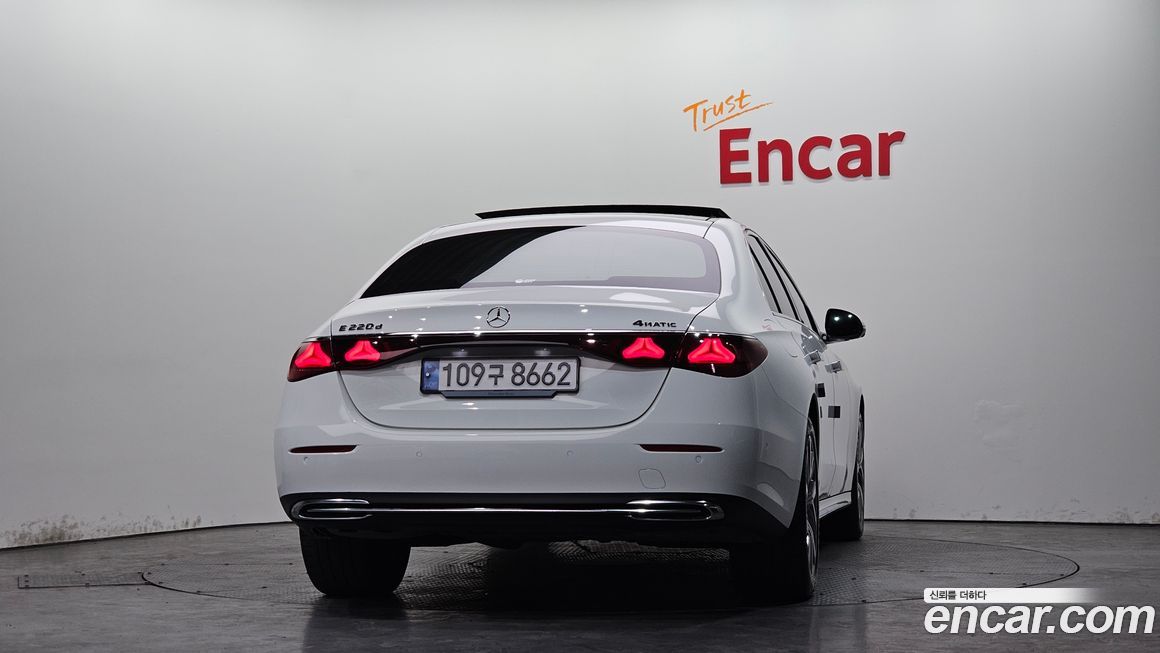 Mercedes-Benz E-Class 2024