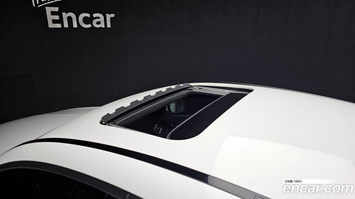 Mercedes-Benz GLC-Class 2023