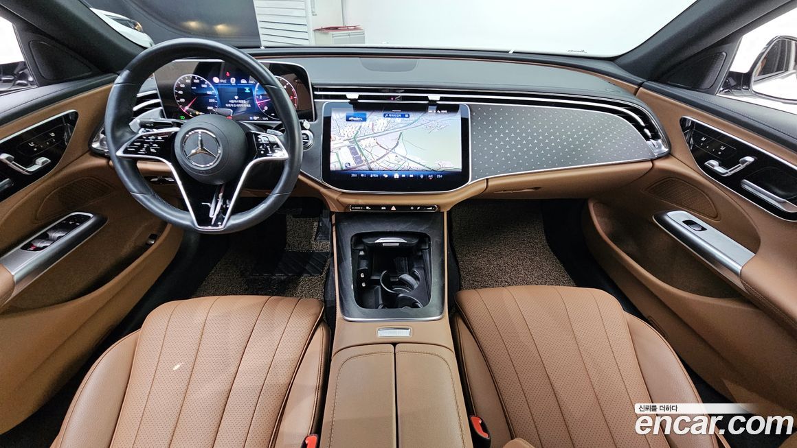Mercedes-Benz E-Class 2024