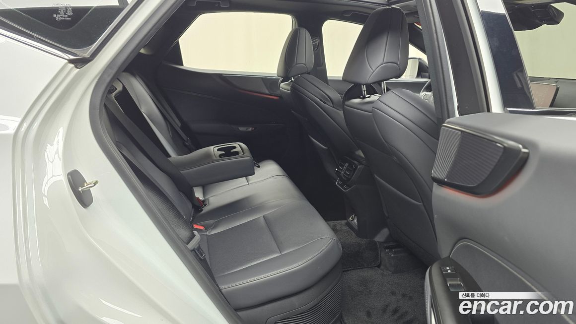 Lexus NX 2025