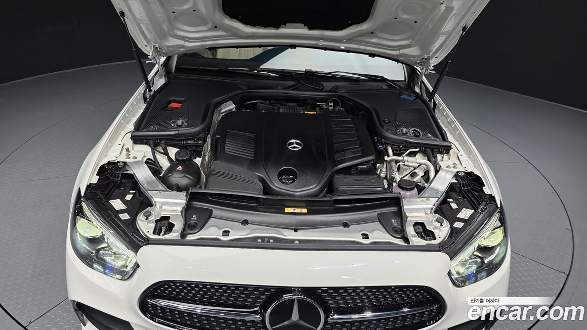Mercedes-Benz E-Class 2022