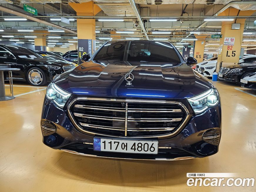 Mercedes-Benz E-Class 2024