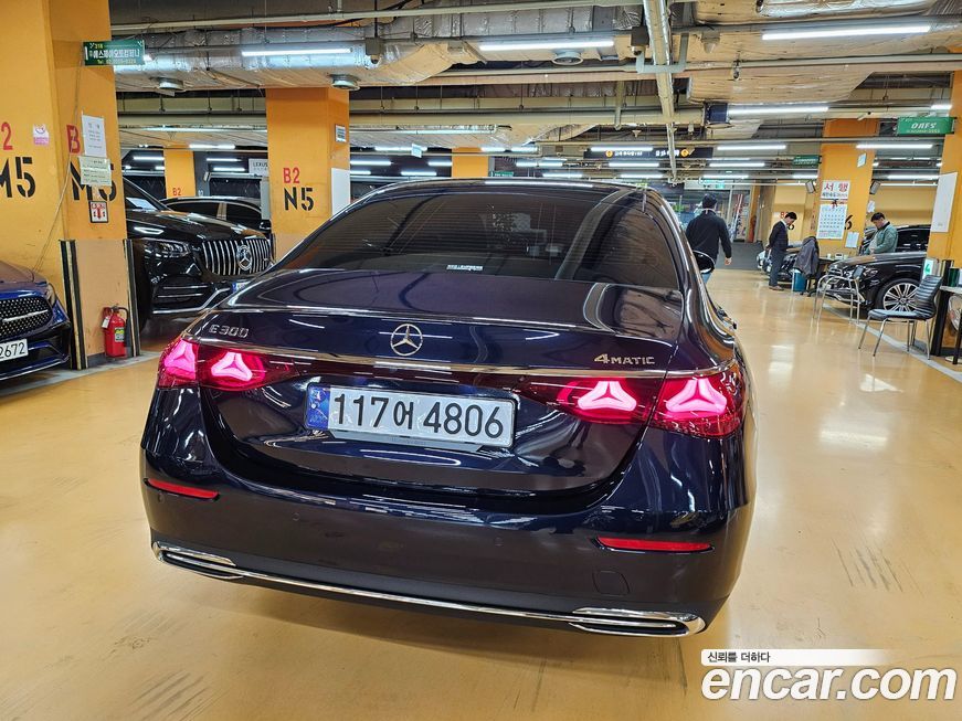 Mercedes-Benz E-Class 2024