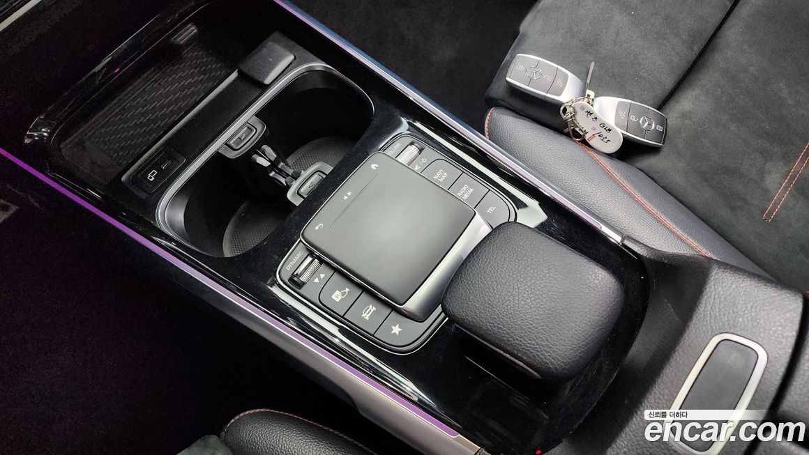 Mercedes-Benz GLB-Class 2021