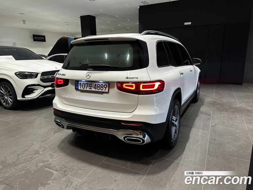 Mercedes-Benz GLB-Class 2022