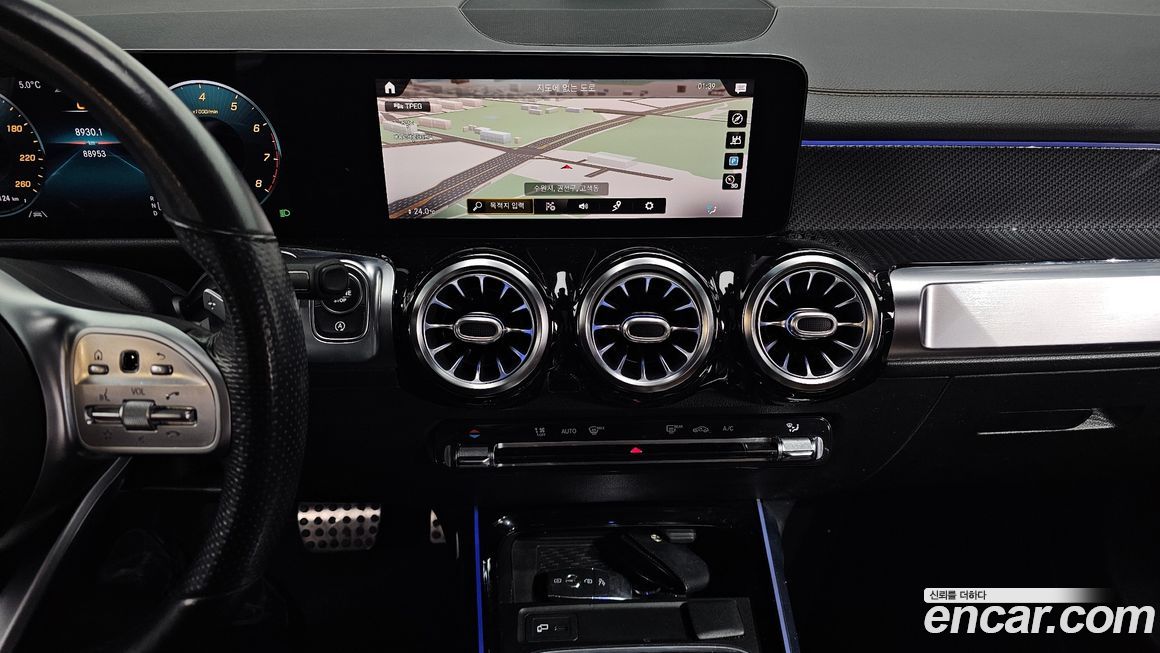 Mercedes-Benz GLB-Class 2021