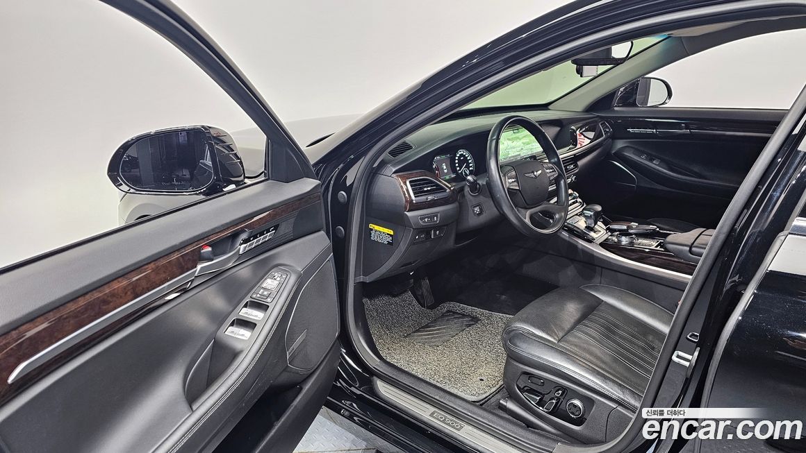 Genesis EQ900 2016