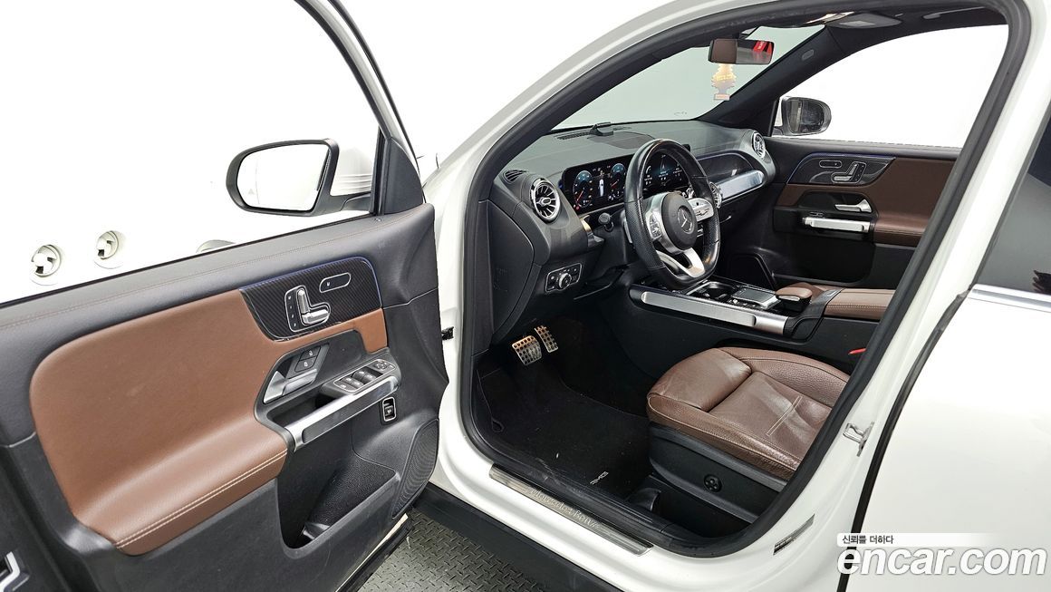 Mercedes-Benz GLB-Class 2021