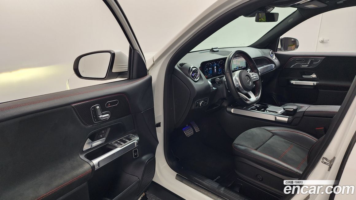 Mercedes-Benz GLB-Class 2021