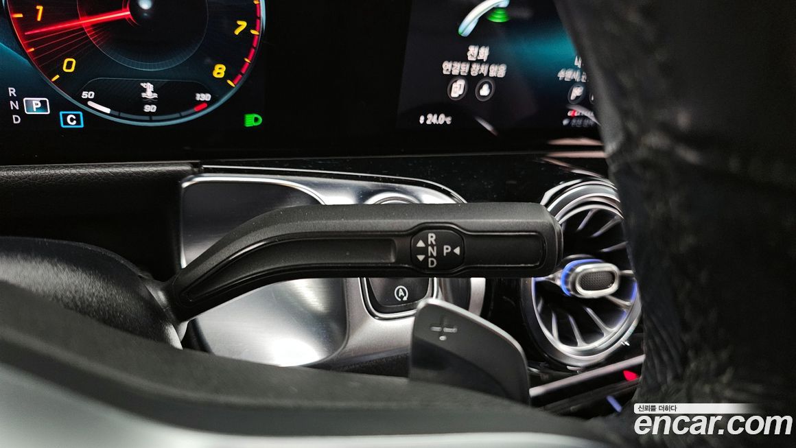 Mercedes-Benz GLB-Class 2021