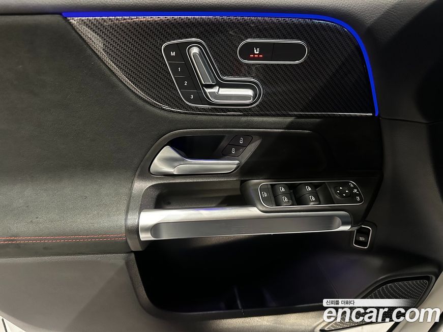 Mercedes-Benz GLB-Class 2022