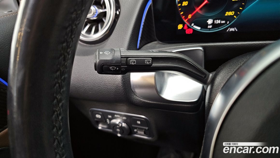 Mercedes-Benz GLB-Class 2021