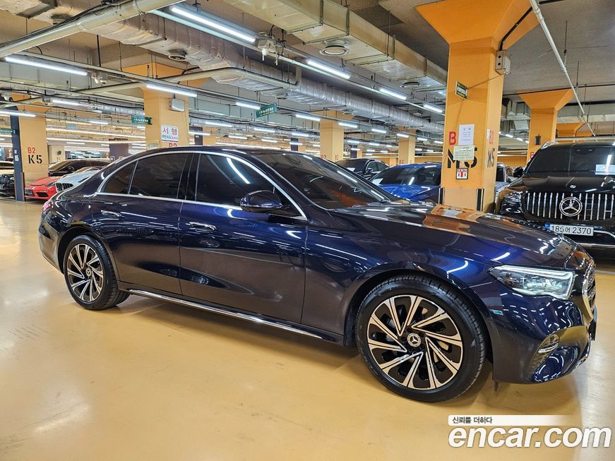 Mercedes-Benz E-Class 2024