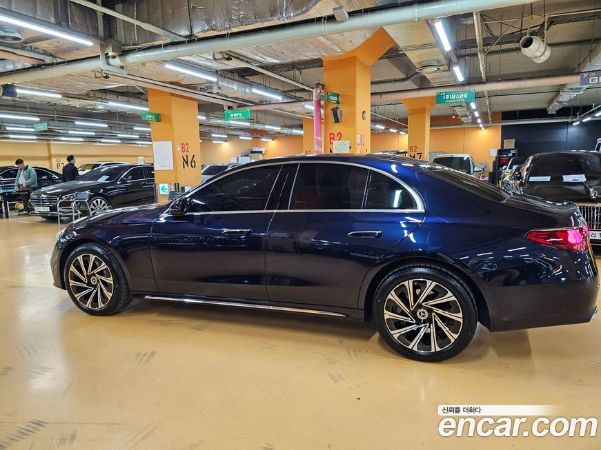Mercedes-Benz E-Class 2024