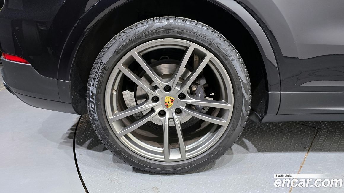 Porsche Cayenne 2021