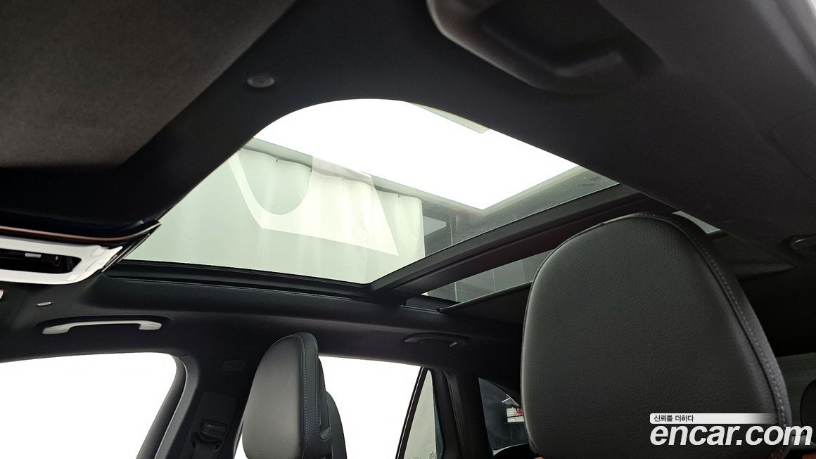 Mercedes-Benz GLC-Class 2025