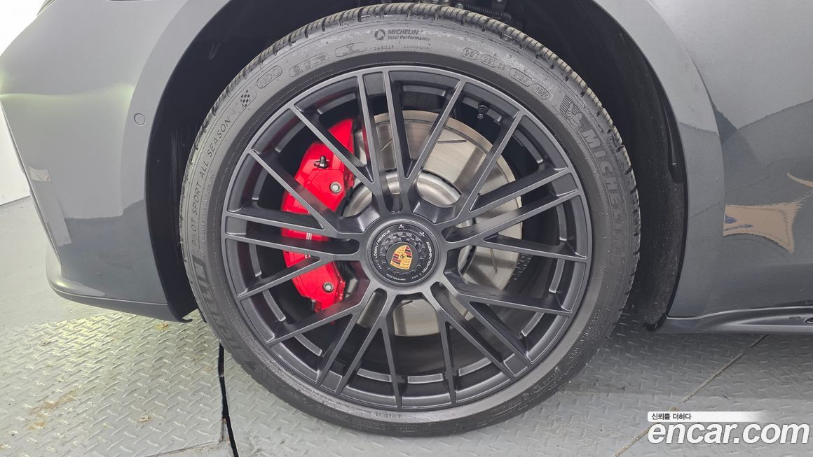 Porsche Panamera 2025