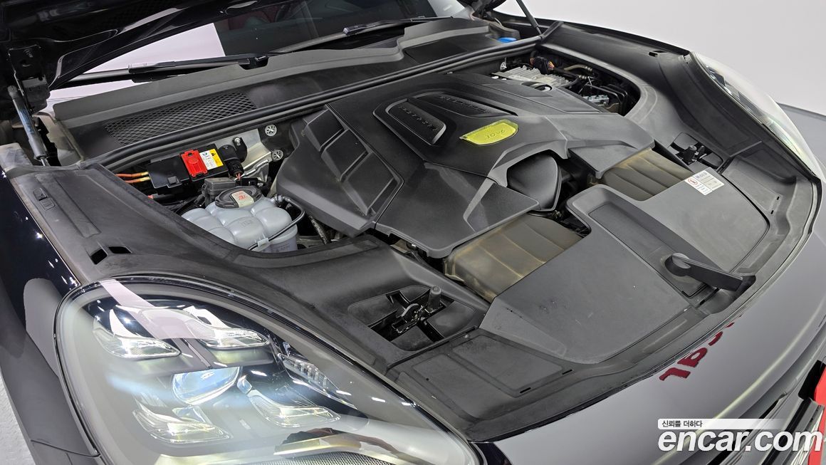 Porsche Cayenne 2021