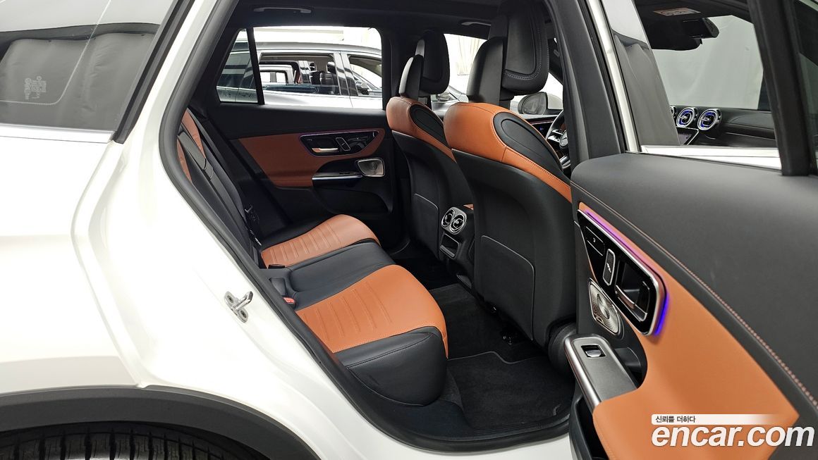 Mercedes-Benz GLC-Class 2025