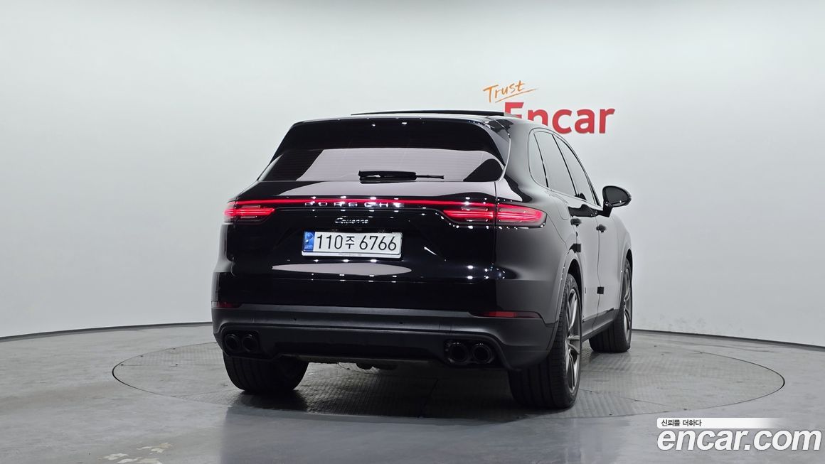 Porsche Cayenne 2021